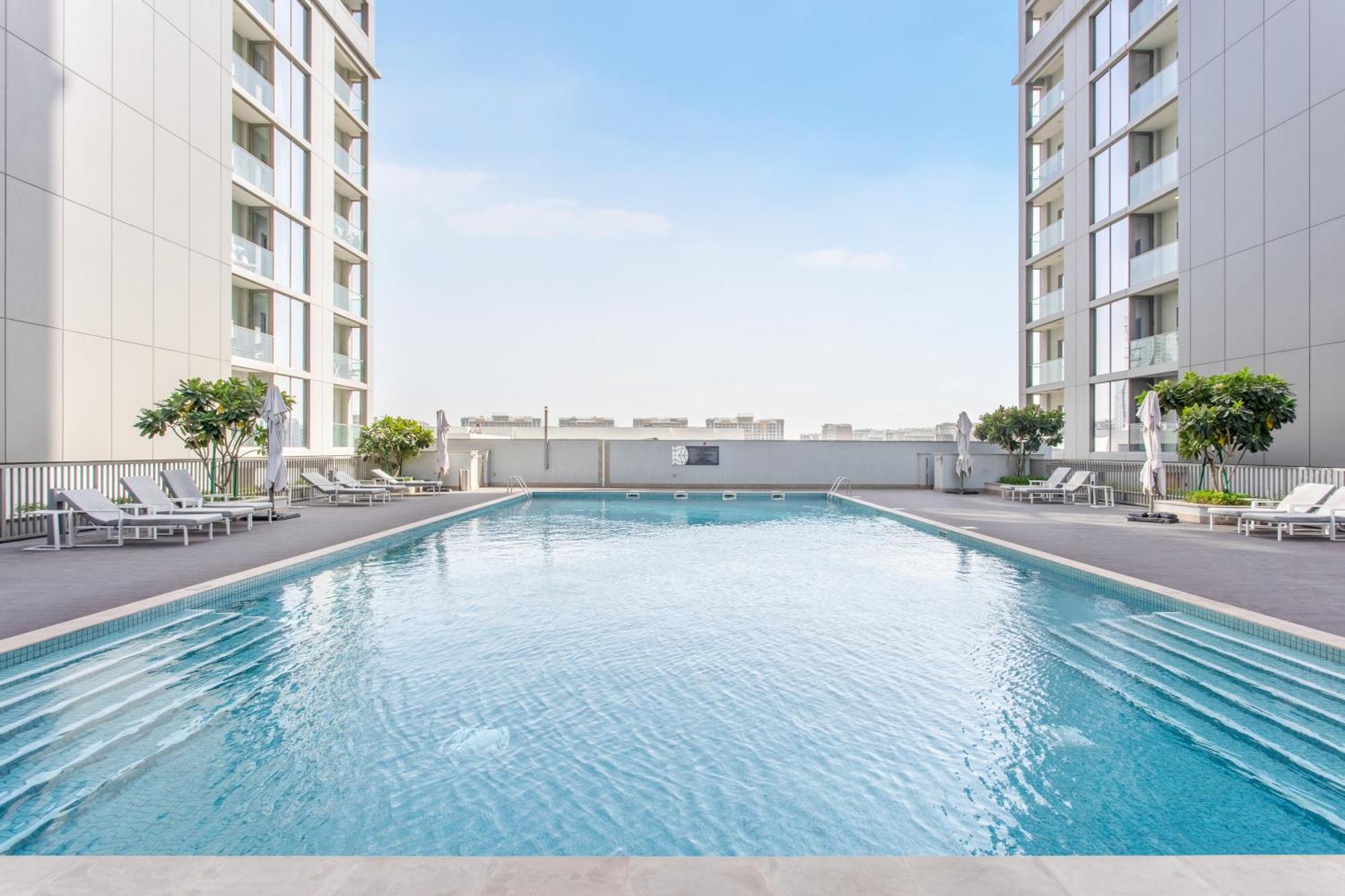 Stay By Latinem Luxury 1Br Plus Study Holiday Home Cv A2712 Near Downtown Dubai Exterior photo