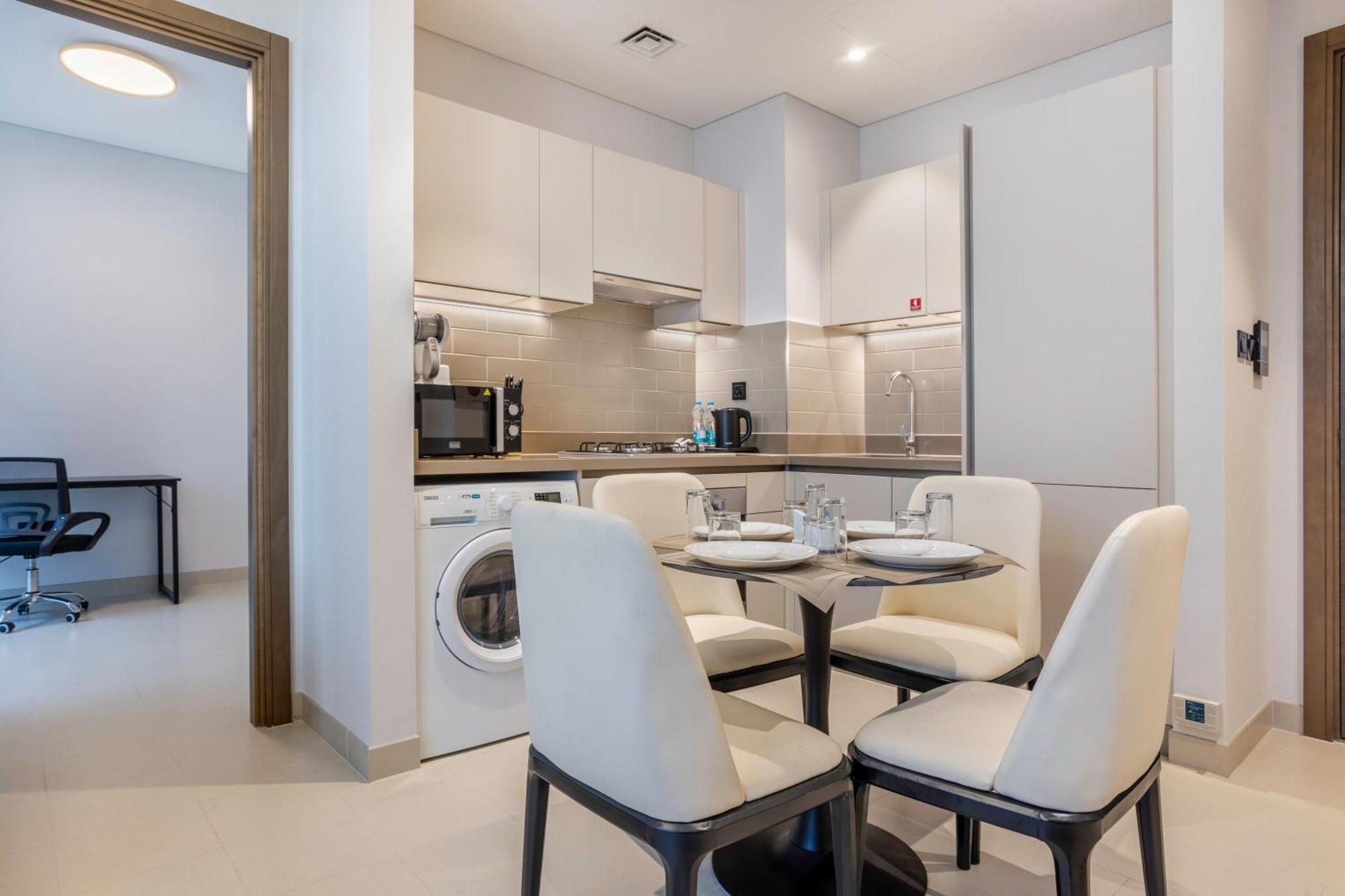 Stay By Latinem Luxury 1Br Plus Study Holiday Home Cv A2712 Near Downtown Dubai Exterior photo
